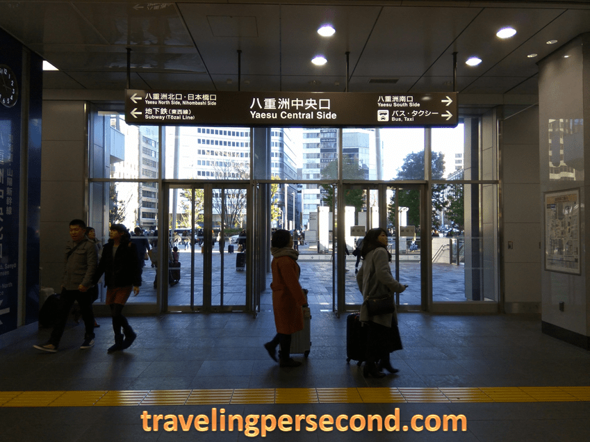 Bus Gate Stasiun Tokyo